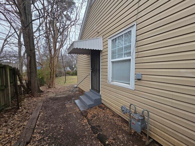 Foto del edificio - 3458 Radford Rd