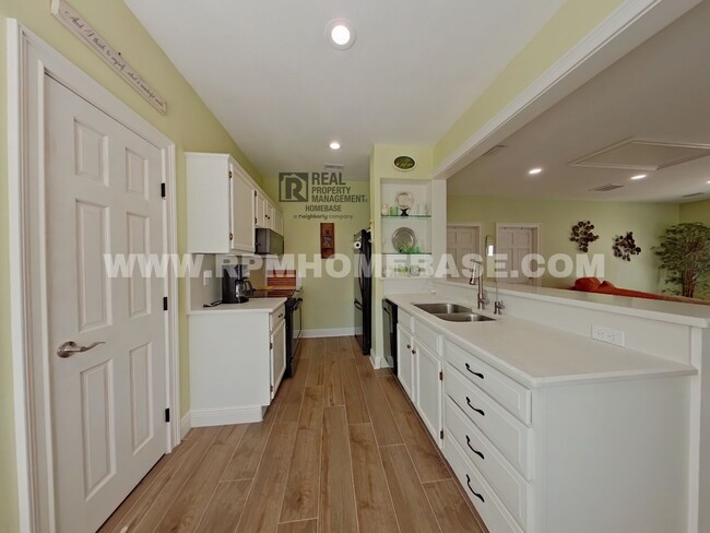 Foto del edificio - Spacious Apartment with All Utilities Incl...