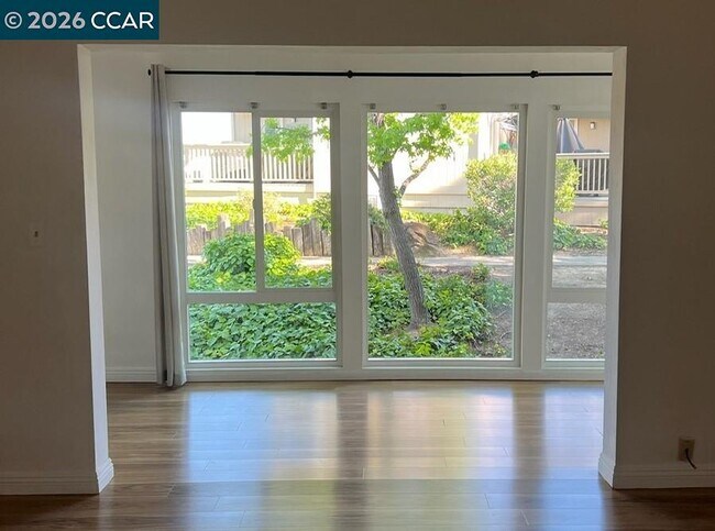 Foto del edificio - 438 Ridgeview Dr