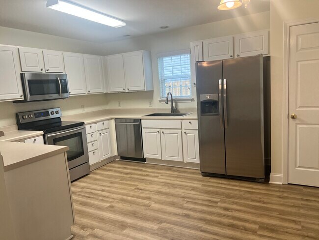 Foto del edificio - 525 Maple Branches Dr