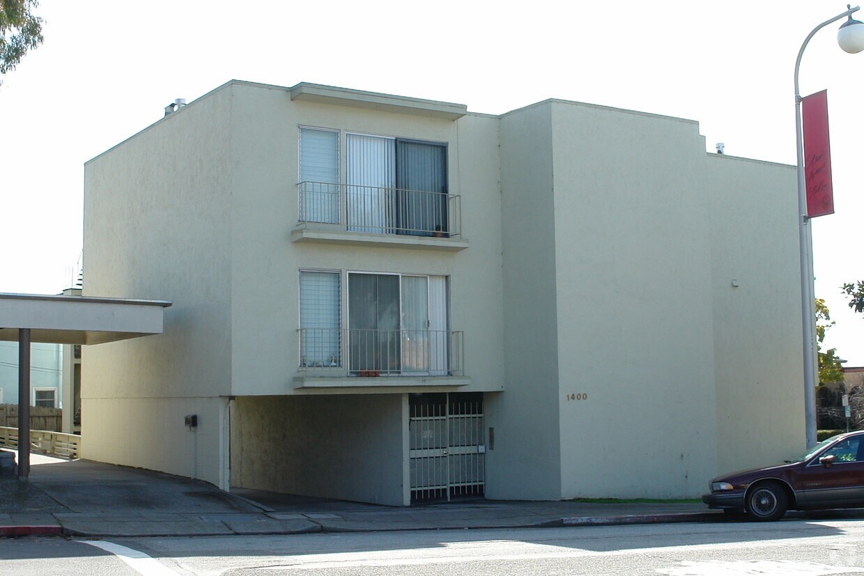 Building Photo - 1400 Solano Ave