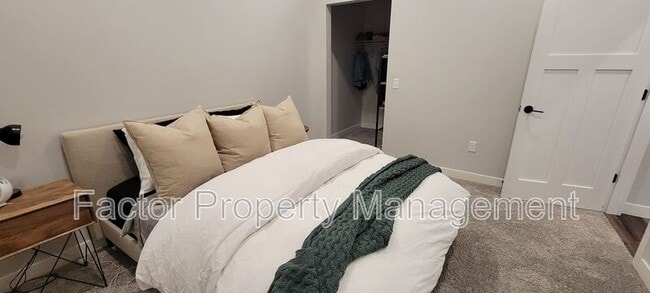 Foto del edificio - 235 Belgrade Ave