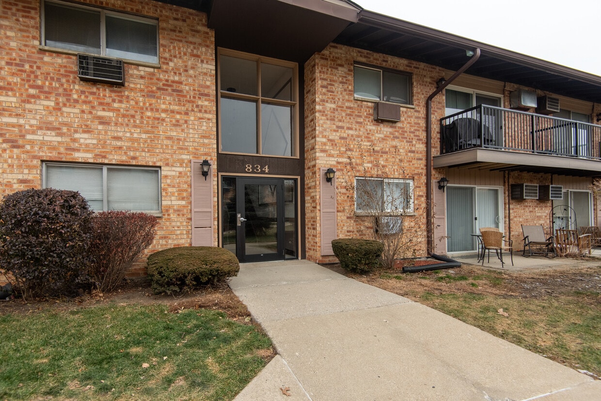 834 E Old Willow Rd Unit 210, Prospect Heights, IL 60070 Condo for
