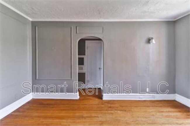 Building Photo - 3864 Bamberger Ave