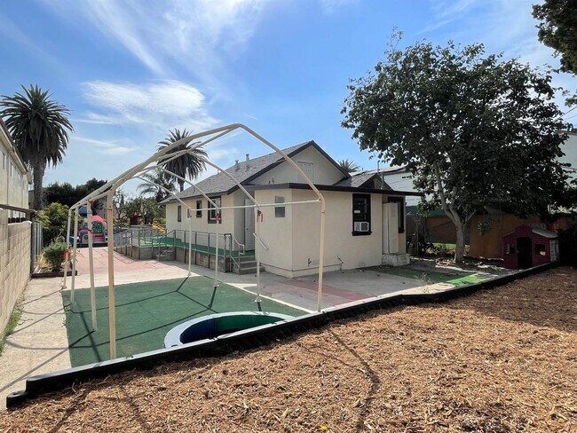 Foto del edificio - Newly renovated 2 + 2 in Mar Vista/Palms