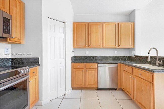 Building Photo - 11552 NW 69th Terrace