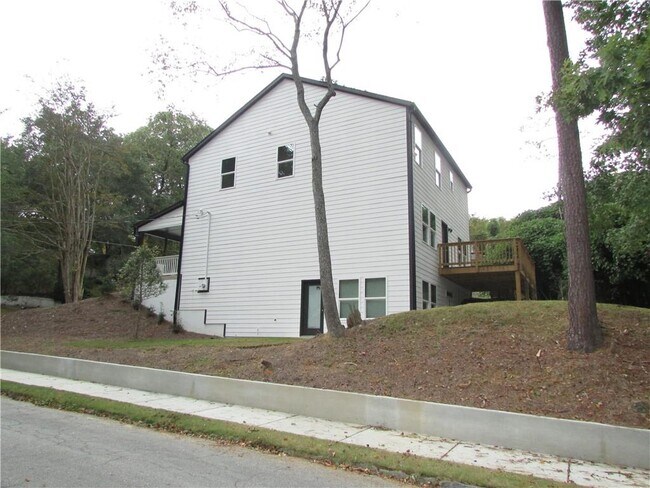 Building Photo - 2367 Summit Ave NW