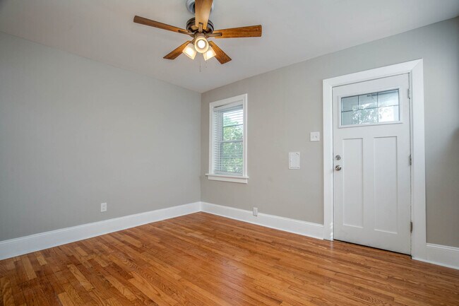 Foto del edificio - 5644 Chippewa St