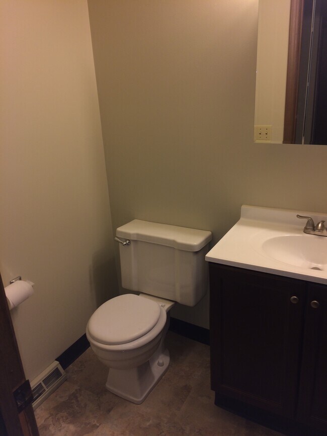 Foto del edificio - 7445 Seymour St NW