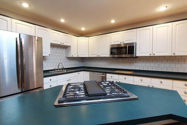 Building Photo - 47 Winter St