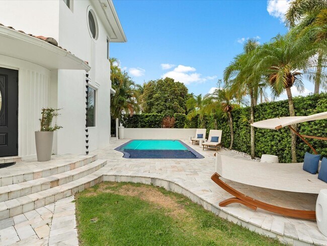 Foto del edificio - 825 SW 23rd Rd