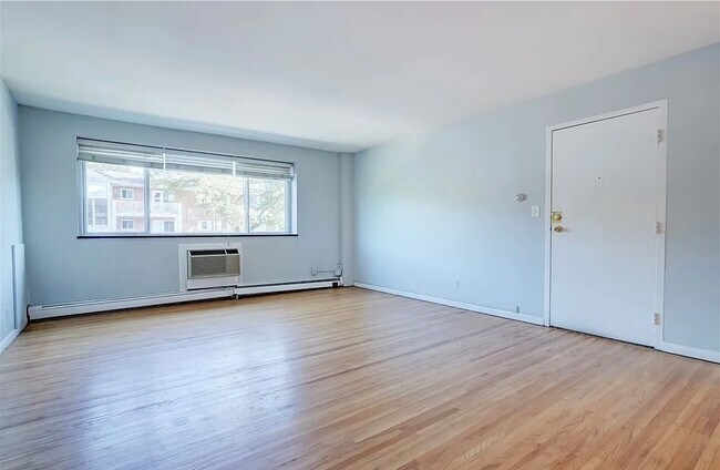 Foto del edificio - 2434 East Ave