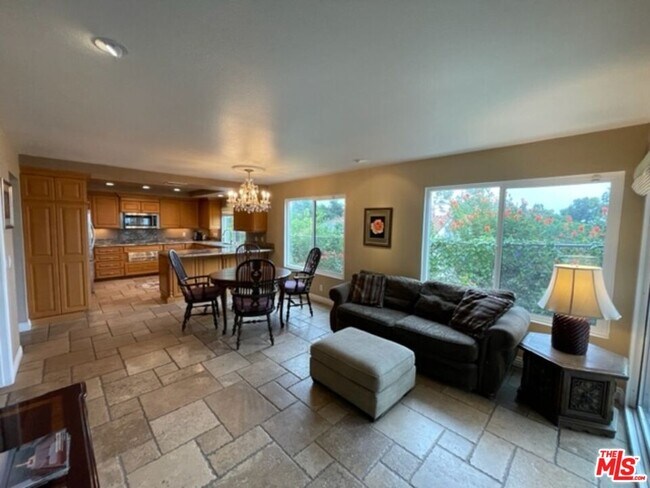 Building Photo - 1701 Monte Viento Dr