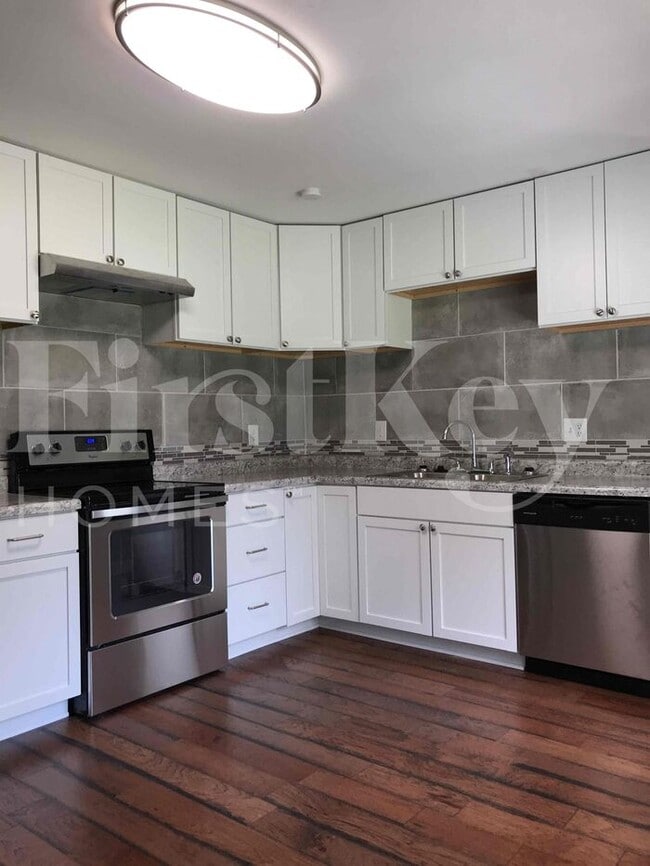 Building Photo - 5837 Walsham Way