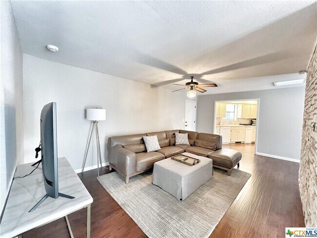 Foto del edificio - 2489 Colleen Dr