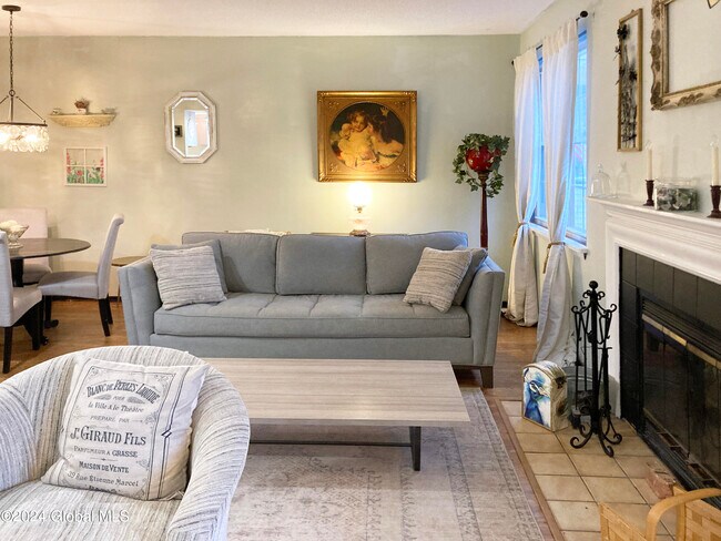 Foto del edificio - 143 Monmouth Way