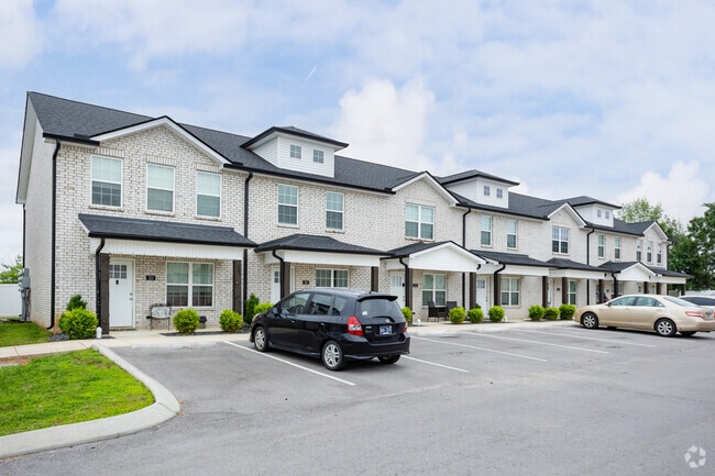 Building Photo - South Maple Townhomes