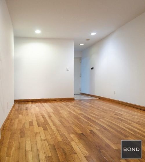 Building Photo - 372 W 30th St
