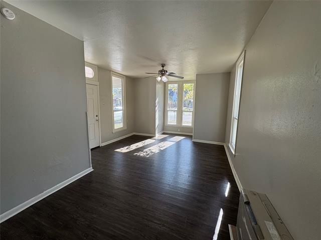 Foto del edificio - 715 W Day St