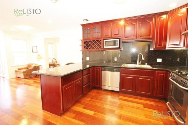 Fotografía del edificio - 501 33rd Ave