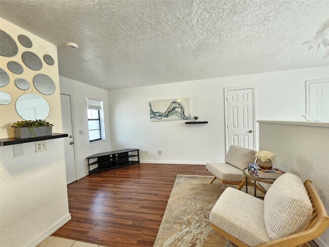 Foto del edificio - 1021 SE Monterey Rd