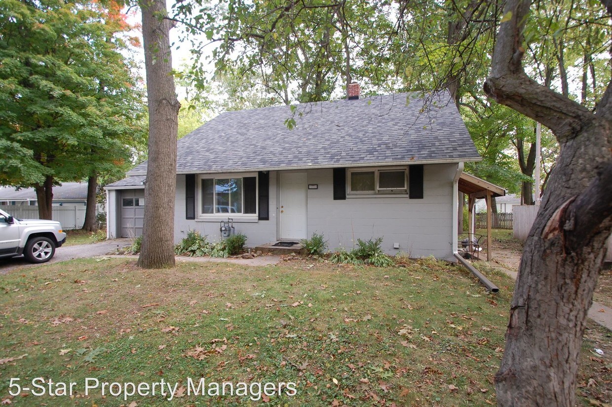 Primary Photo - 430 Westwood Rd