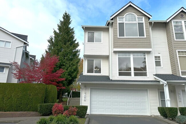 Building Photo - Bright and warm Mukilteo home - this one w...