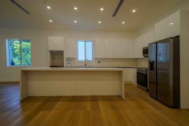 Foto del edificio - 112 NW 24th Ct