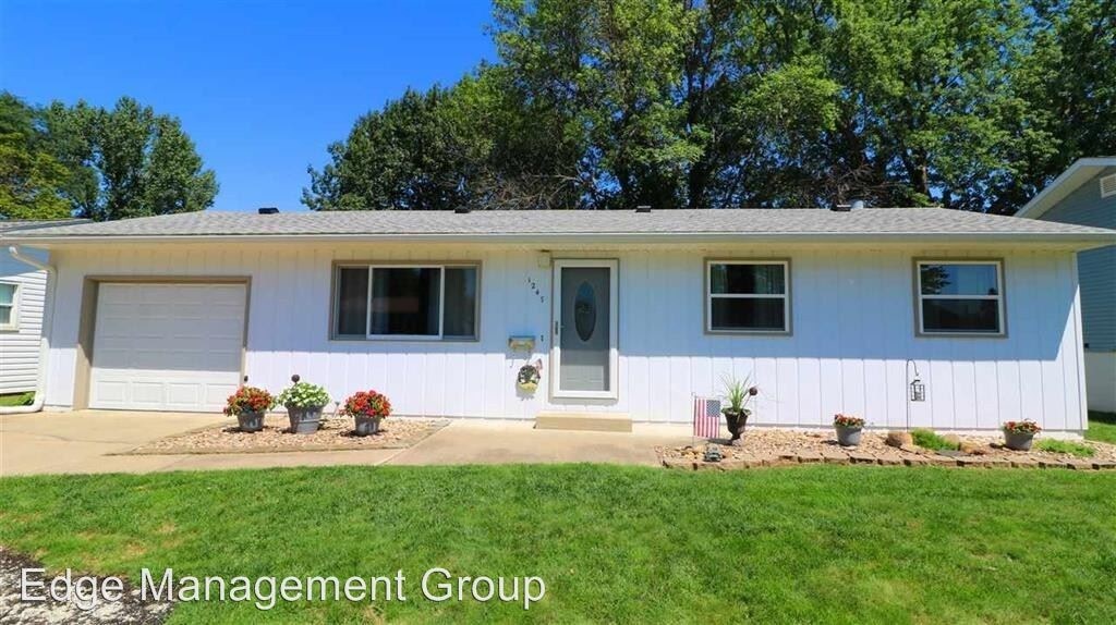 Foto principal - 3 br, 1 bath House - 1247 Doreen