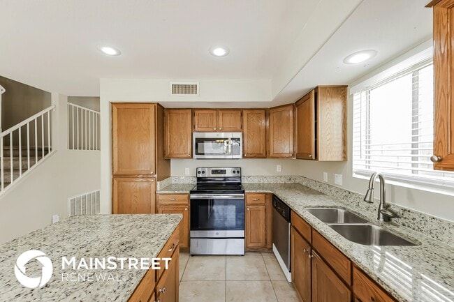 Building Photo - 9721 W Runion Dr