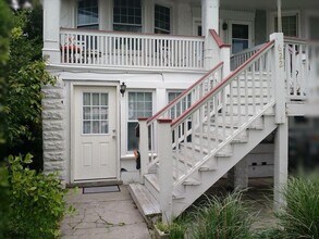 Building Photo - 622 Wesley Ave