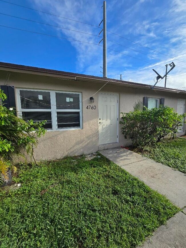 Building Photo - 4760 Lehto Ln