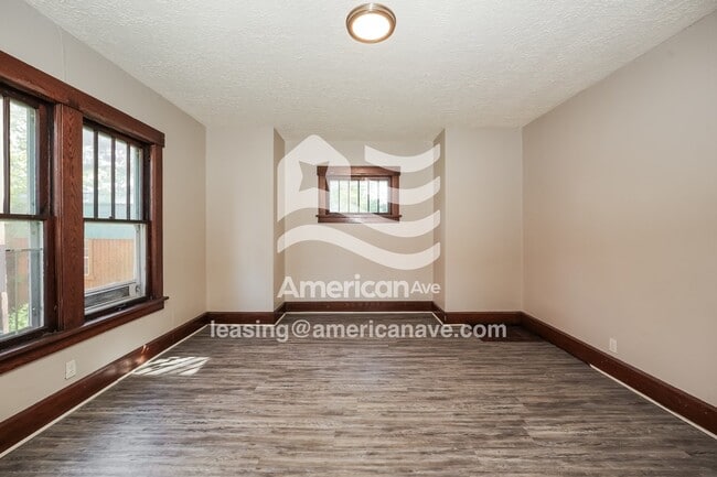 Foto del edificio - 128 Smith Ave NW