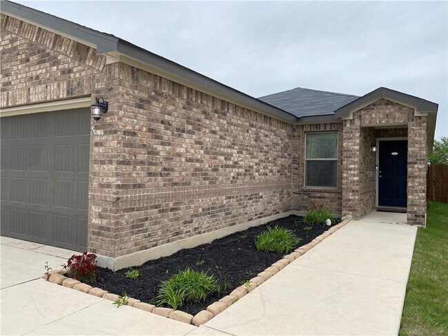 Building Photo - 2103 Wind Chime Way