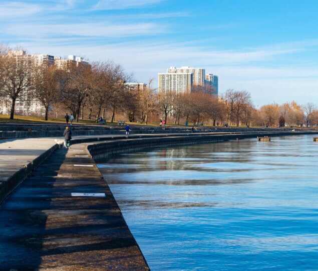 A lakeside trail in Near North Side, Chicago