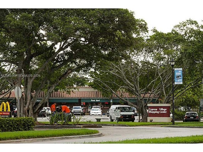 Building Photo - 7400 Miami Lakes Dr