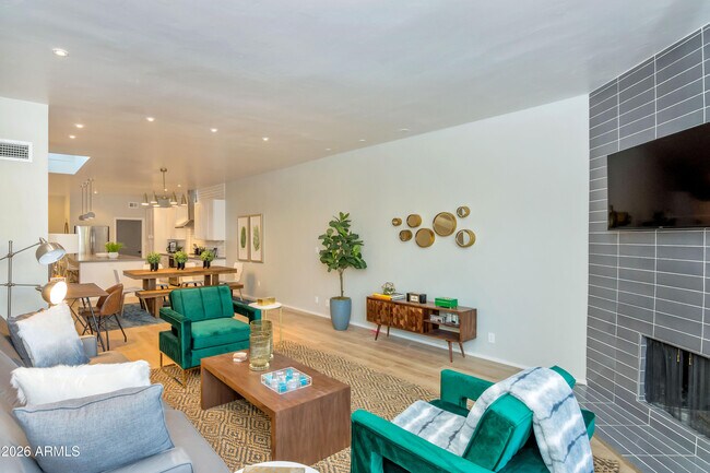 Building Photo - 7599 E Pleasant Run