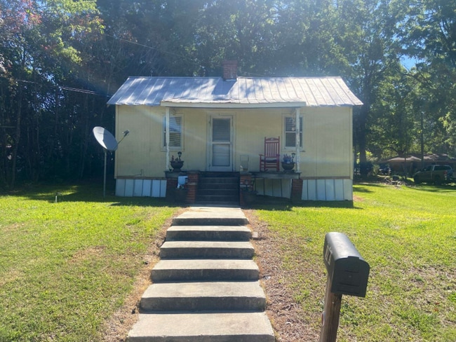 Building Photo - 149 Aikens St