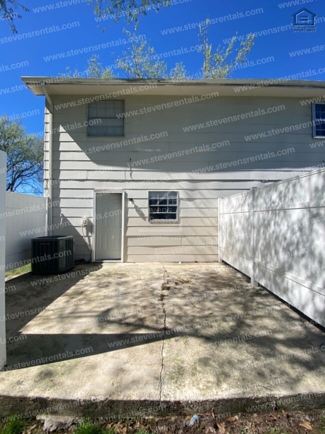Building Photo - 4142 Willard Dr