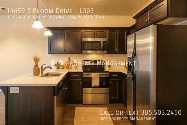 Foto del edificio - 14659 Bloom Dr