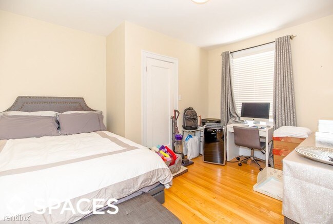 Foto del edificio - 5826 N Ridge Ave