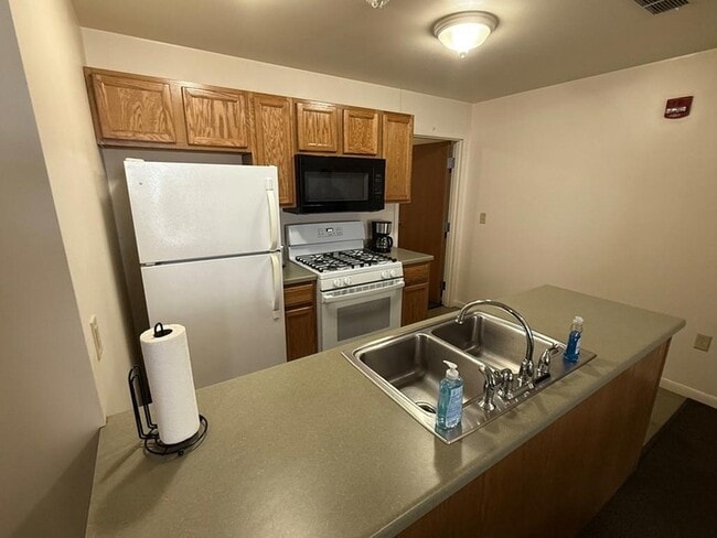 Building Photo - 1950 W 1st St