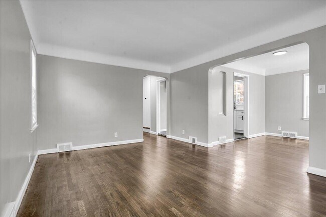Building Photo - 11577 Somerset Ave
