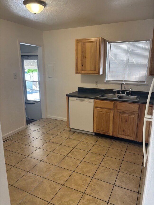 Building Photo - 3607 Sheffield Ln