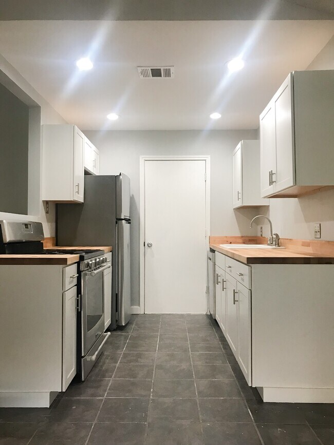 Foto del edificio - 8757 Birmingham Dr