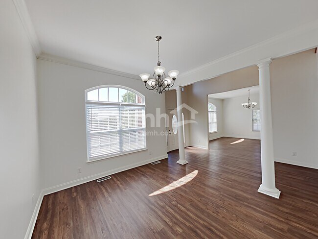 Foto del edificio - 6713 Autumn Oaks Dr