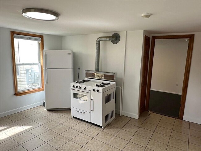 Building Photo - 177 Boyden St