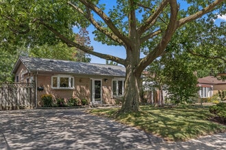 Building Photo - 1293 Lewisham Dr