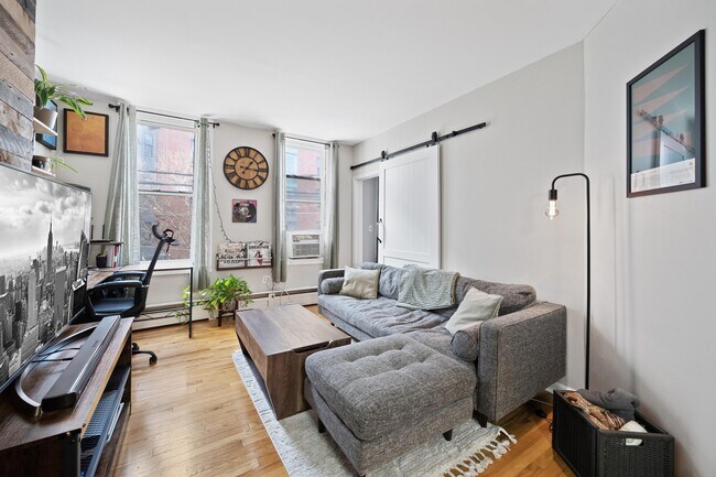 Foto del edificio - 531 Madison St