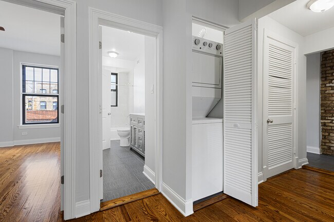 Building Photo - 1638 W Jonquil Terrace